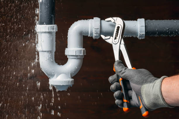 Professional Gas Line Repair technician working in Republic, MI